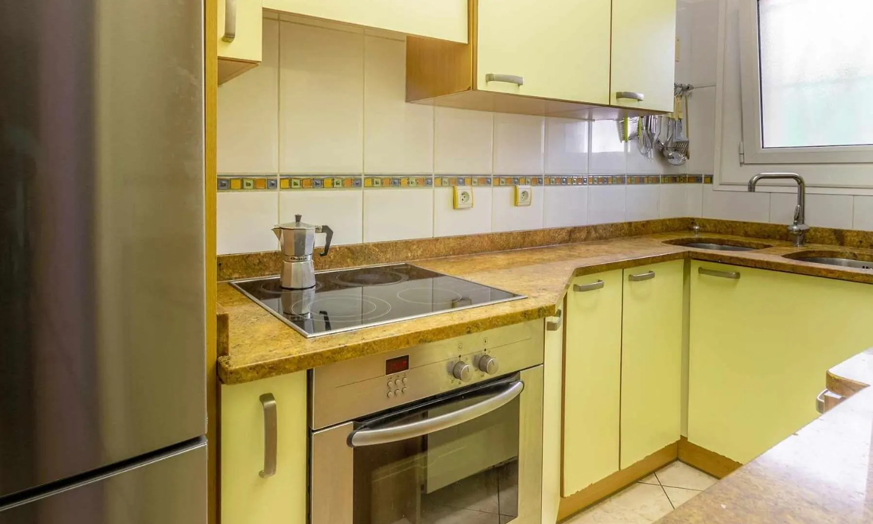 Les Algues Encantador Apartamento En El Centro Girona Spain